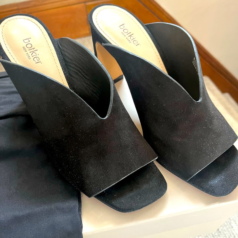 Suede mule